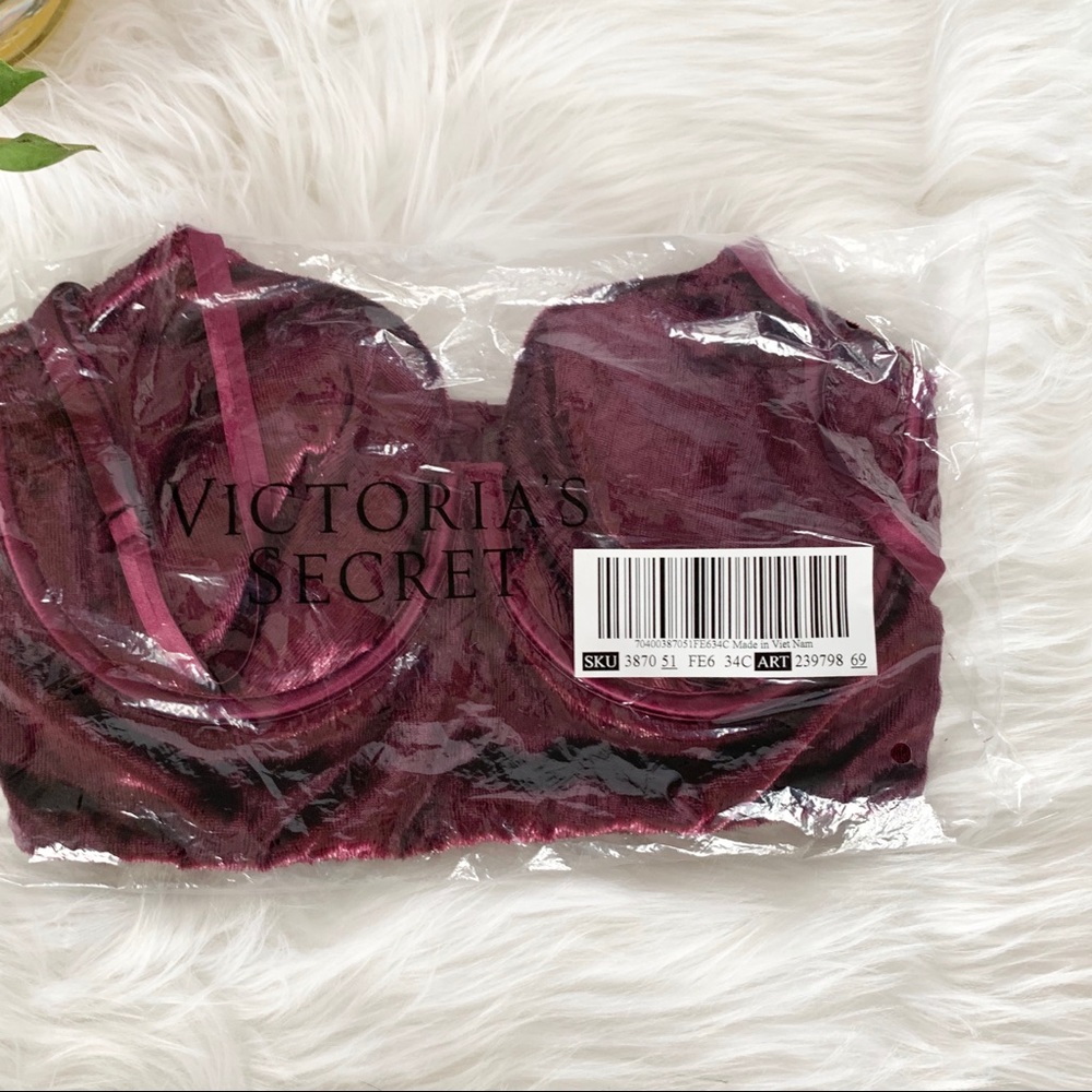Victoria’s Secret Very Sexy Velvet Long Li… - Picture 3 of 5